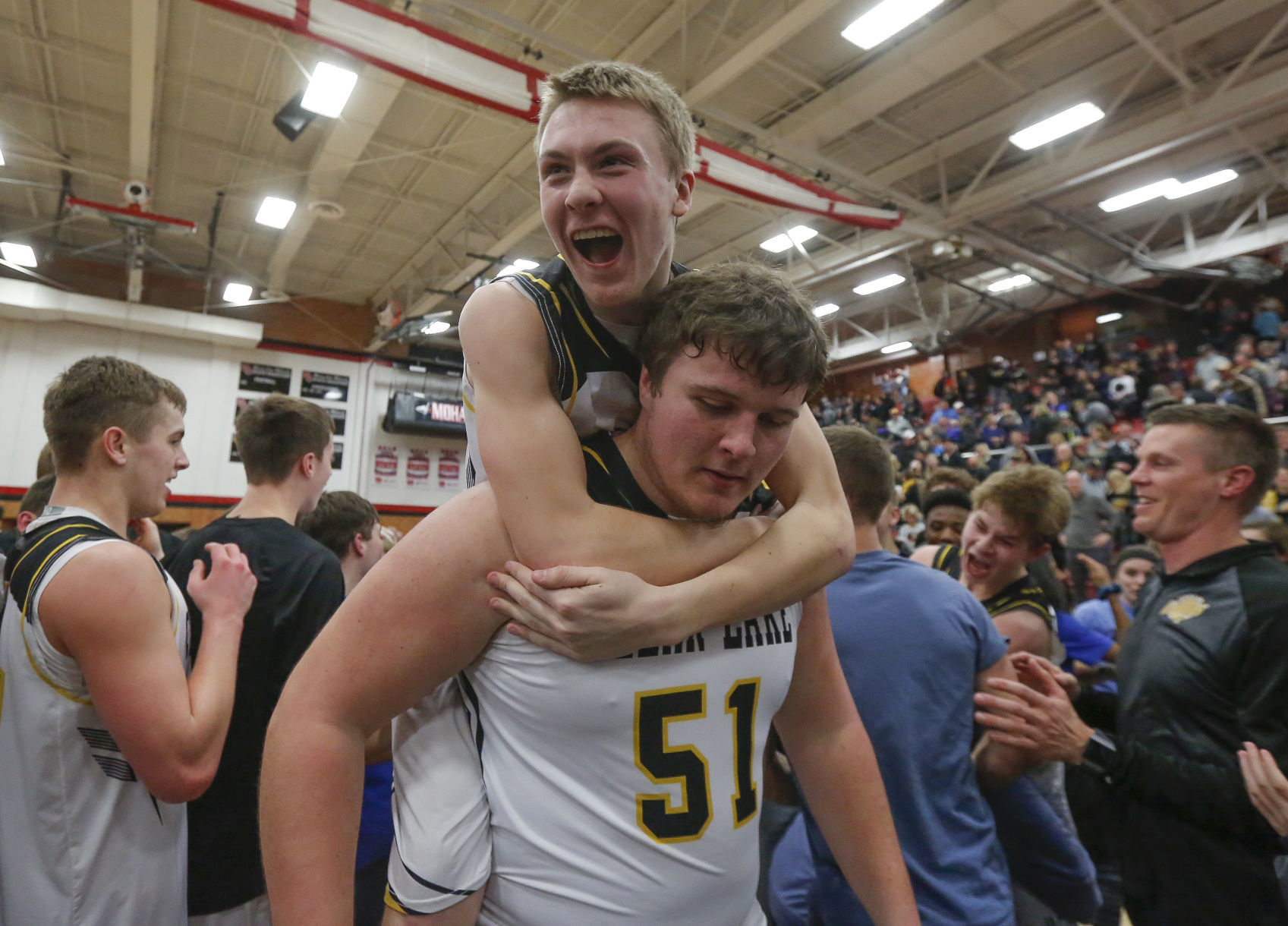 BBball Clear Lake vs. Charles City 25
